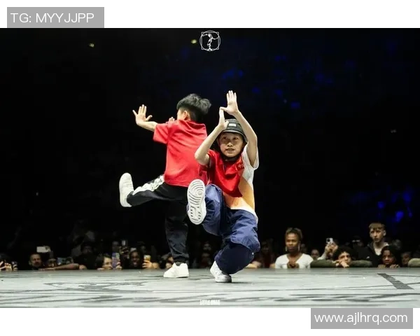 南京街舞队默契配合探讨：如何在街舞中实现团队协作与个人风格的完美结合